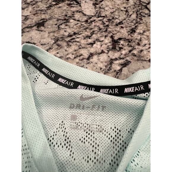 Nike womens NWT running top size S - Picture 10 of 12